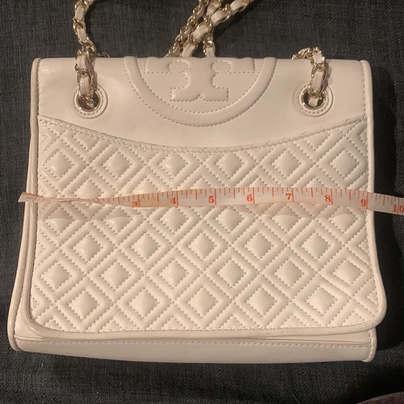 Tory Burch Fleming Medium Quilted Leather w/ Chain - Picture 8 of 13